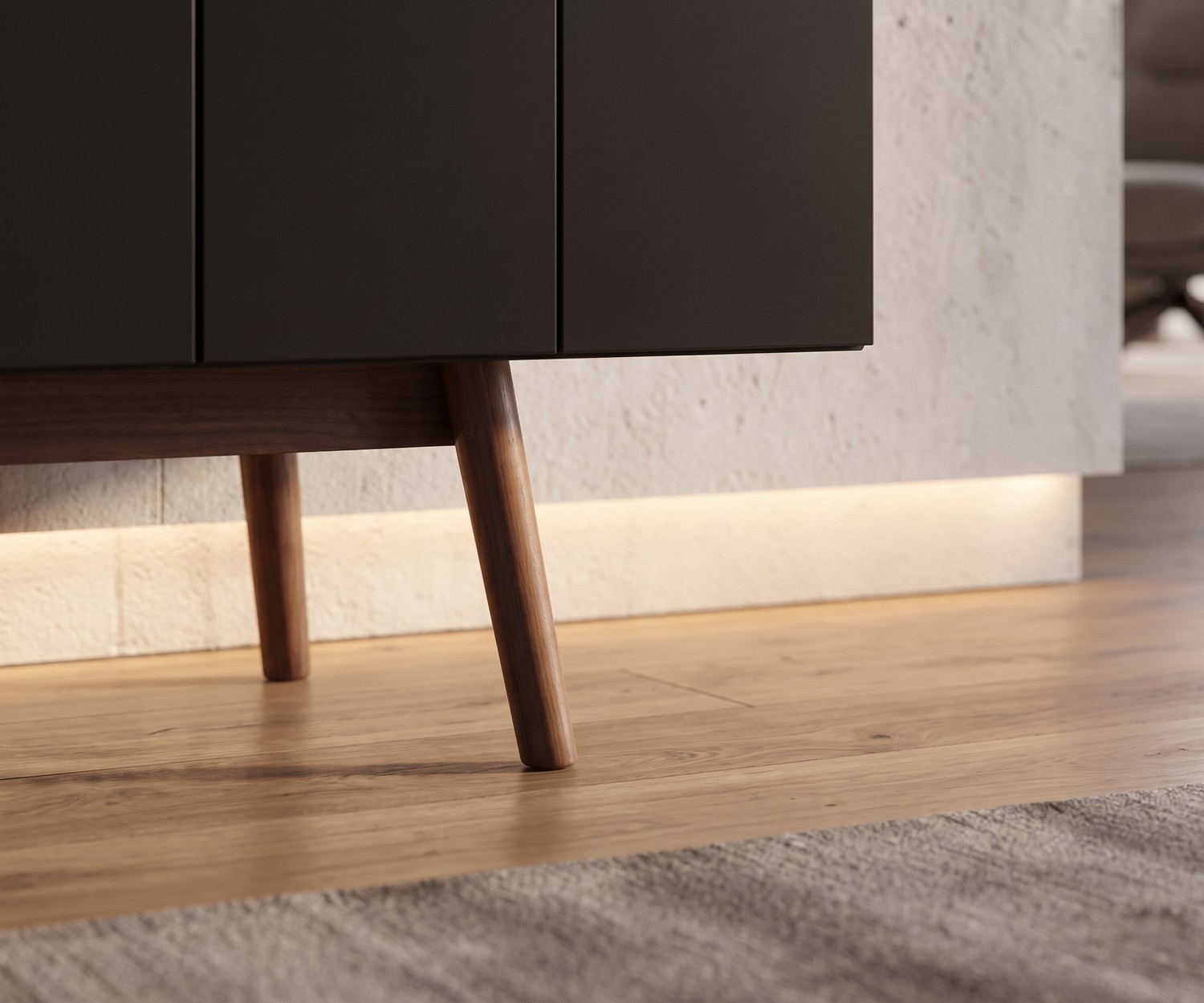 al2 MOS-I-KO 003 A dressoir voor de woonkamer, close-up van retro houten poten en donkergrijze deuren op houten vloer.