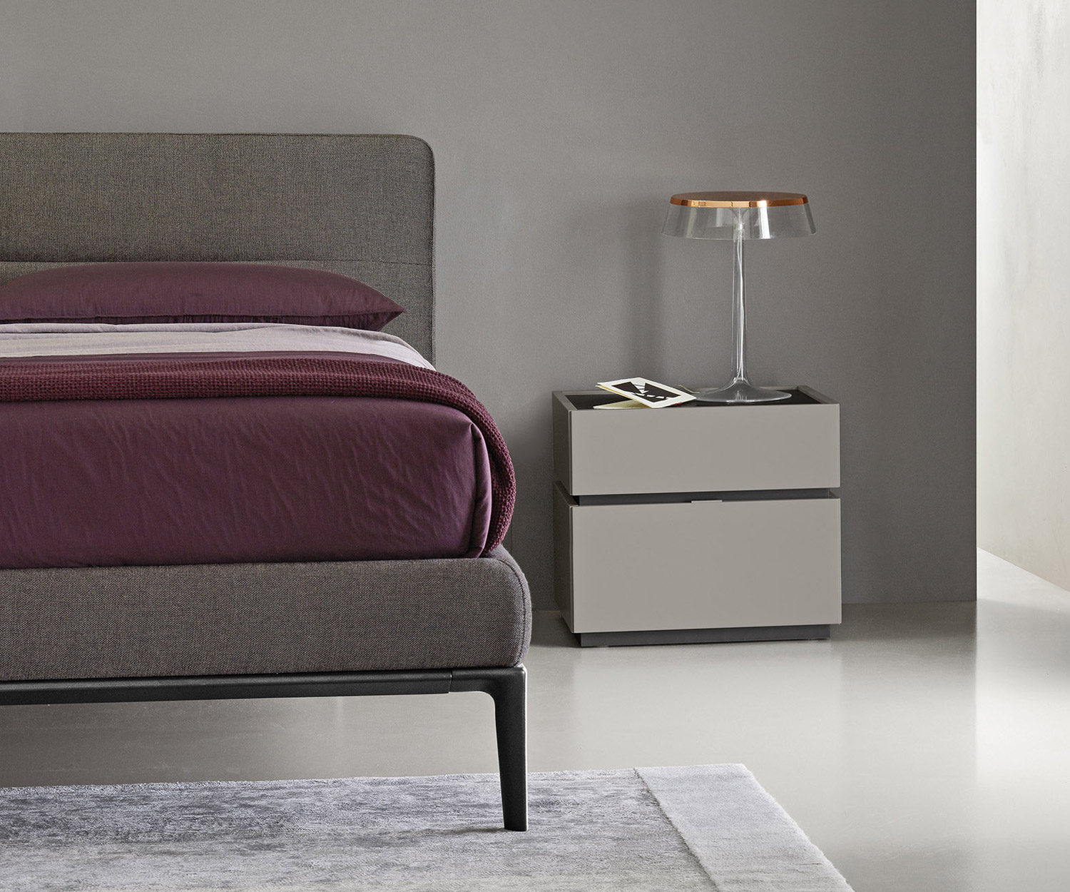 Comfortabel Livitalia Design Dorian bed op smalle poten