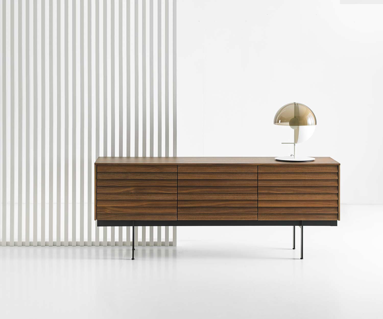 Ontwerpconfigurator met twee modules op poten als dressoir Ontwerpconfigurator met twee modules op poten als dressoir