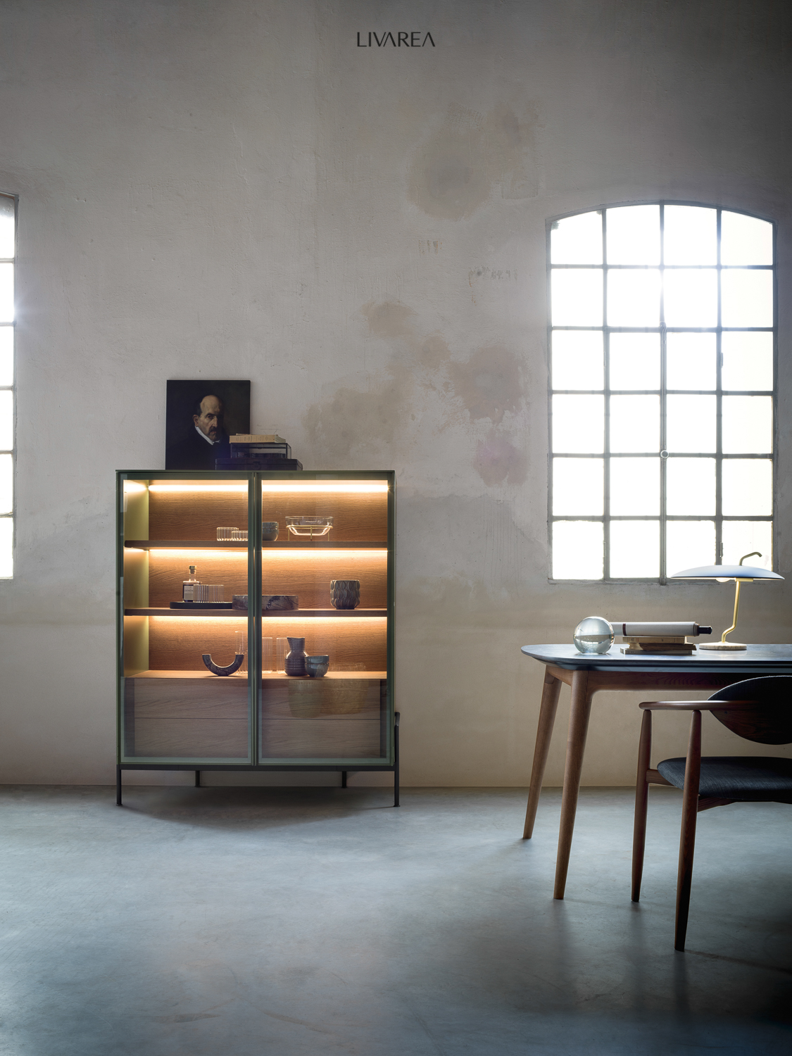 Design hoge ladekast elegant front modern met 5 lades en open vak opbergruimte Design hoge ladekast elegant front modern met 5 lades en open vak opbergruimte