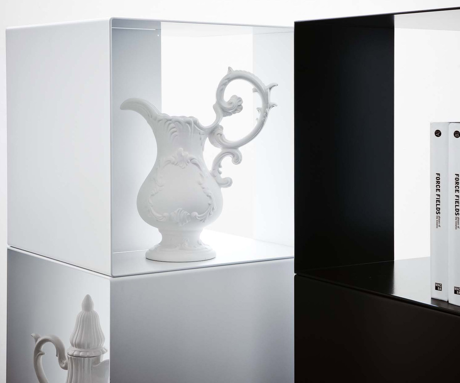 Novamobili Staand schap Freebook wit zwart Novamobili Staand schap Freebook wit zwart