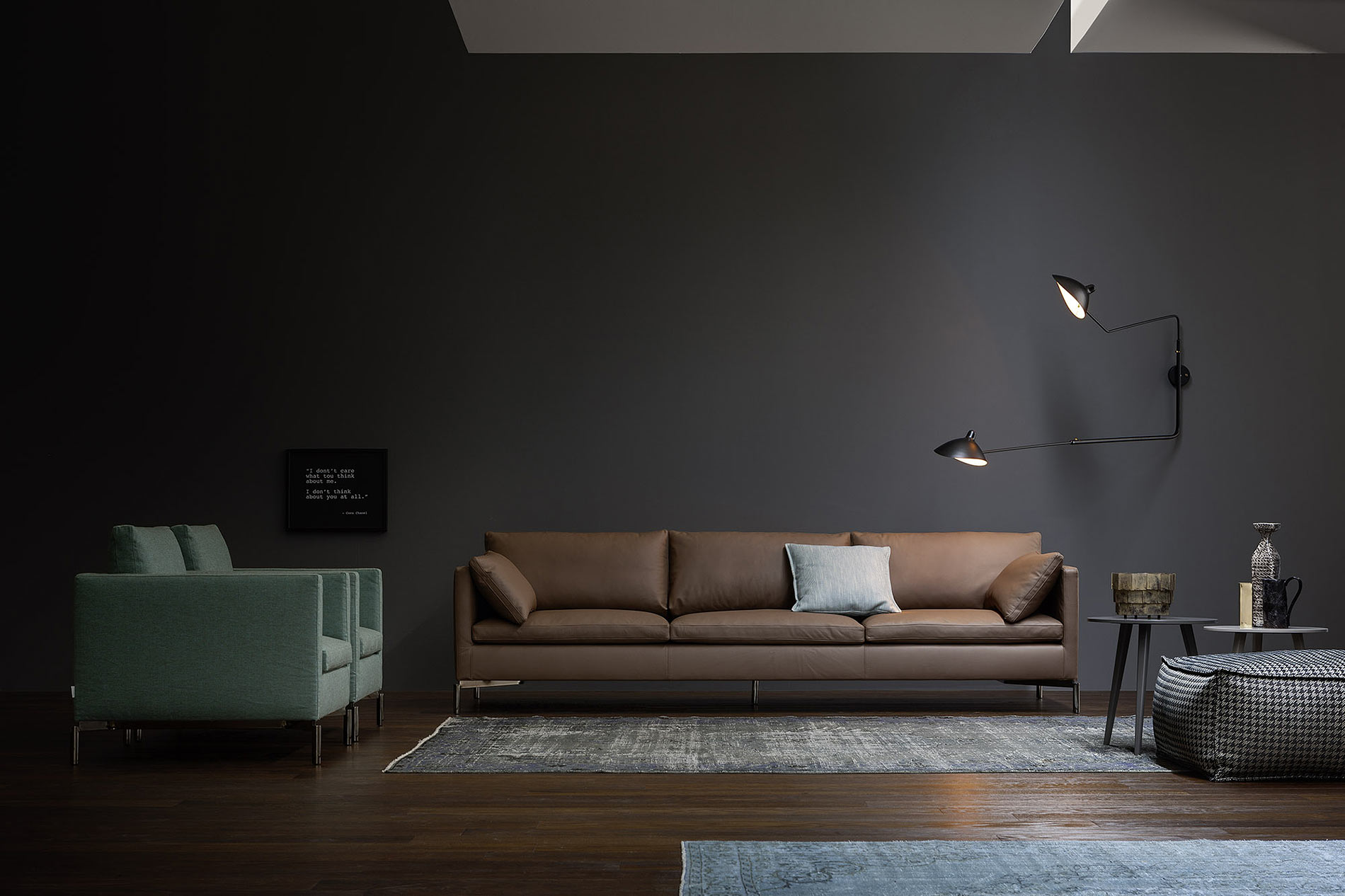 elegante design lederen bank op chromen poten