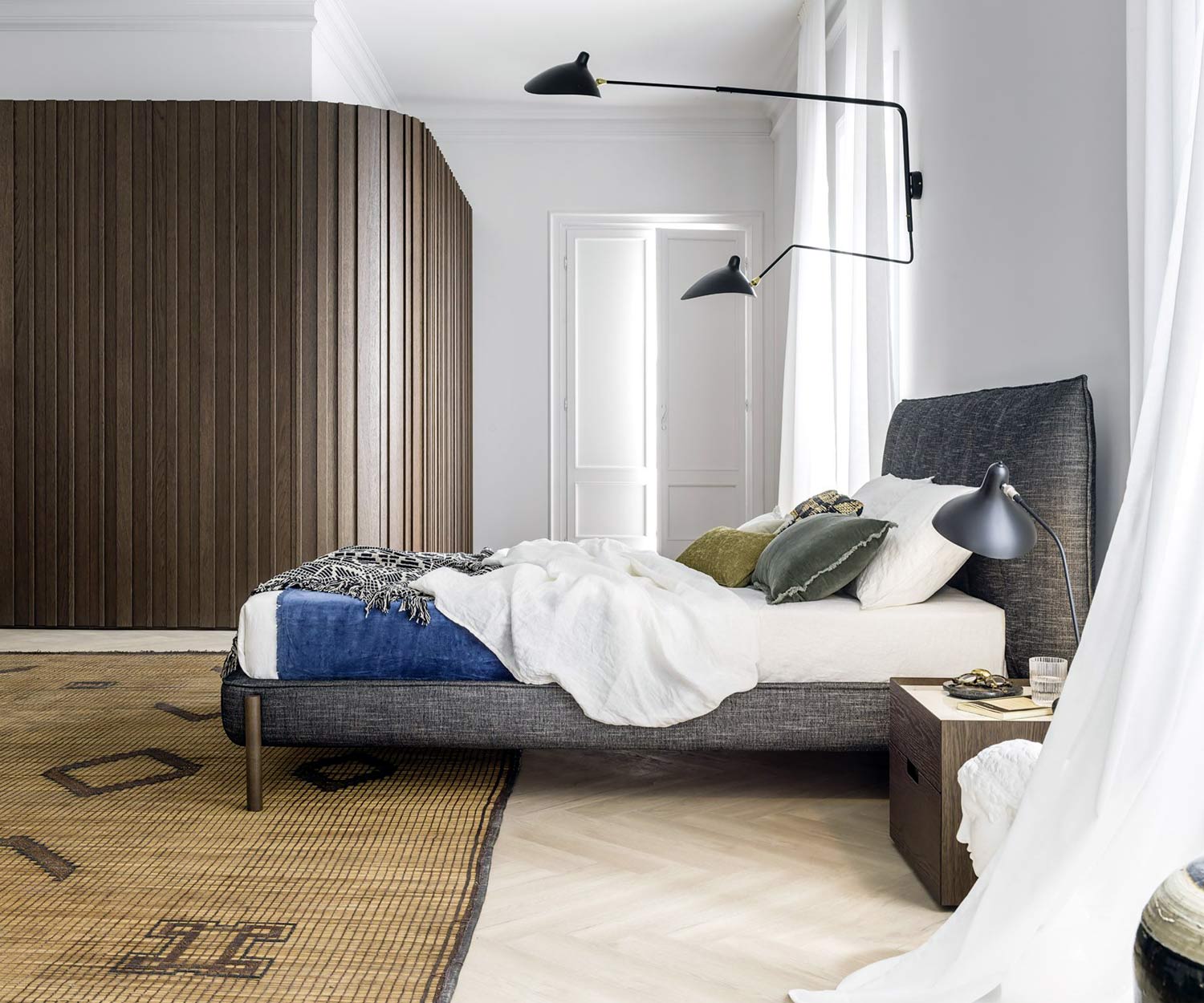 Exclusief Novamobili Design getuft bed in de slaapkamer