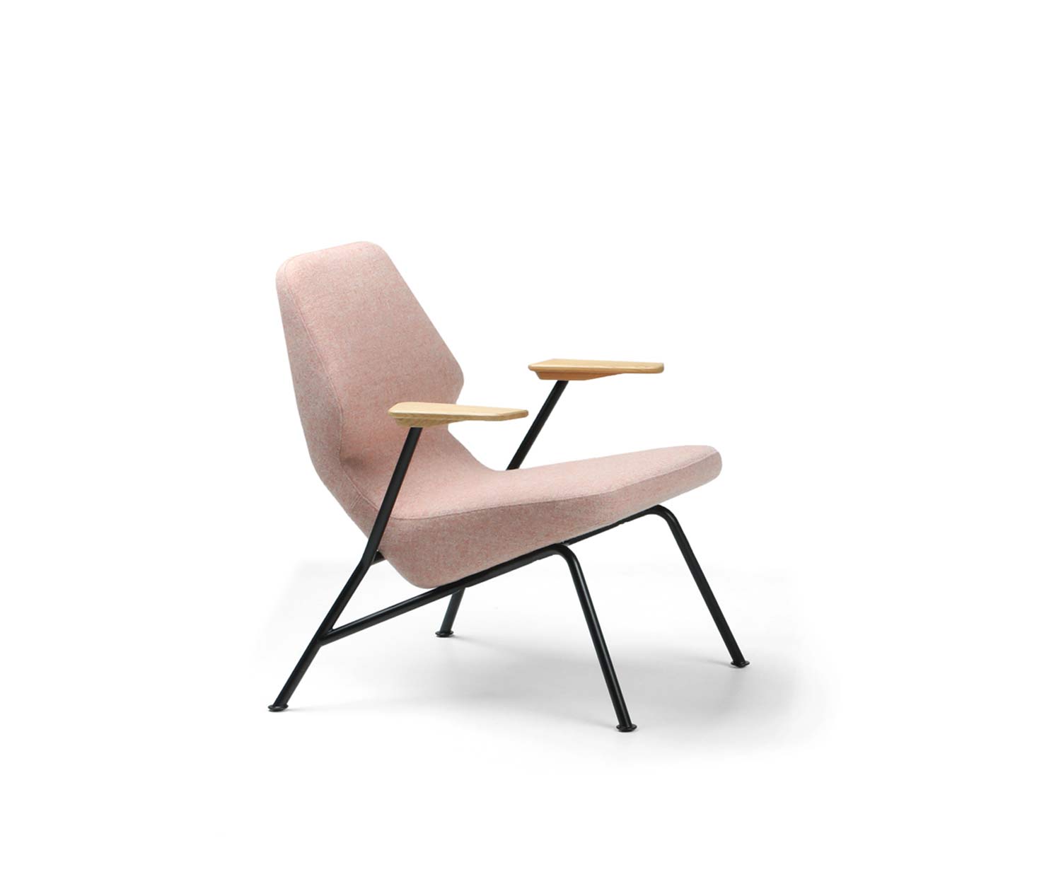Prostoria Design fauteuil Oblique met metalen frame in roze hoes Prostoria Design fauteuil Oblique met metalen frame in roze hoes