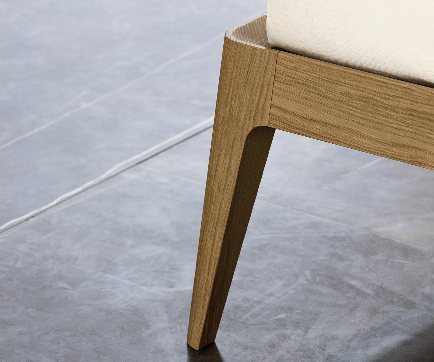 Novamobili Design bed hout Siri 160 x 200 cm detail eiken Miele N02 honingkleurig Novamobili Design bed hout Siri 160 x 200 cm detail eiken Miele N02 honingkleurig